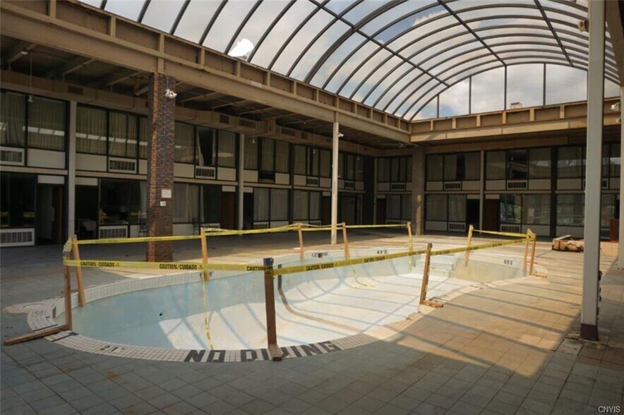 More Photos Of 125 N Main St, Newark Hotel For Sale