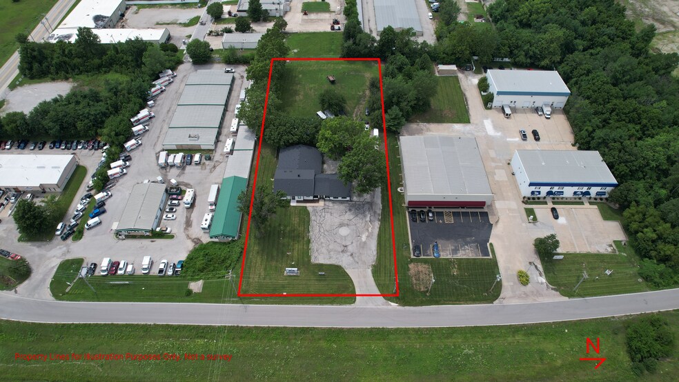 More Photos Of 1600 SW Market St, Lee's Summit Office For Sale