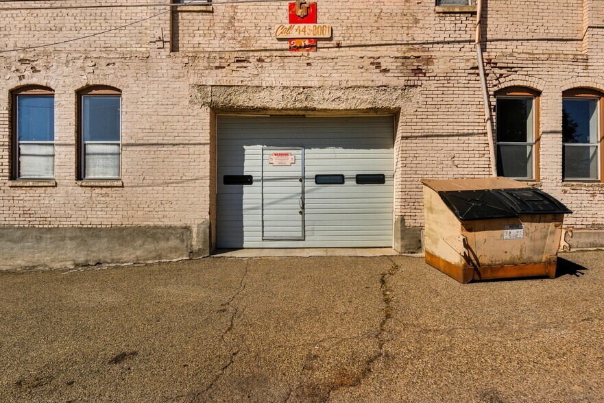 More Photos Of 201 N 2nd St, Raton Auto Repair For Sale