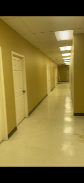 More Photos Of 201 Lakeview Rd, Somerville Office For Lease