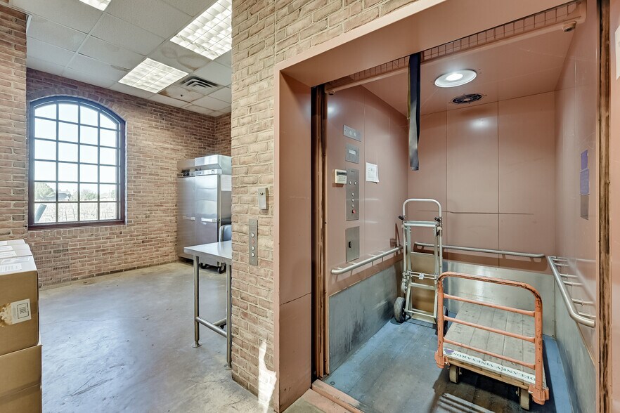 More Photos Of 2000 Champagne Blvd, Grapevine Specialty For Sale