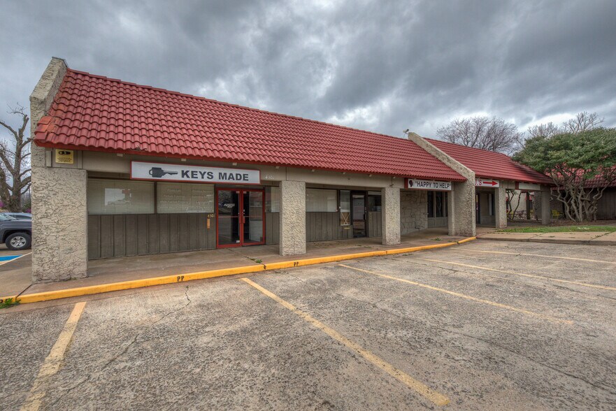 More Photos Of 4311 E 31st St, Tulsa Unknown For Lease