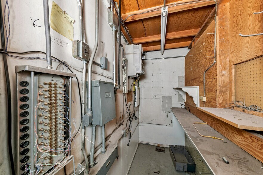 More Photos Of 1050 Fremont Ave, South Lake Tahoe Freestanding For Sale