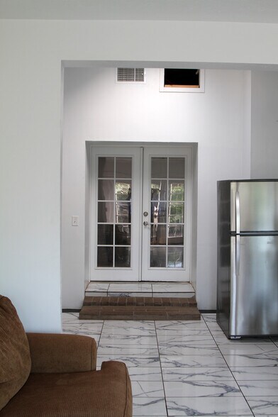 More Photos Of 1636 S Clovis Ave, Fresno Specialty For Sale