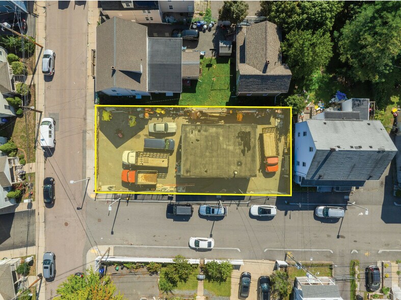 More Photos Of 17 Glenwood Ave, Hyde Park Warehouse For Sale