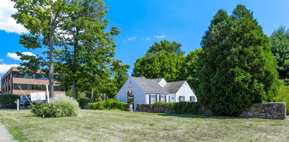 More Photos Of 748 Post Rd, Darien Medical For Lease