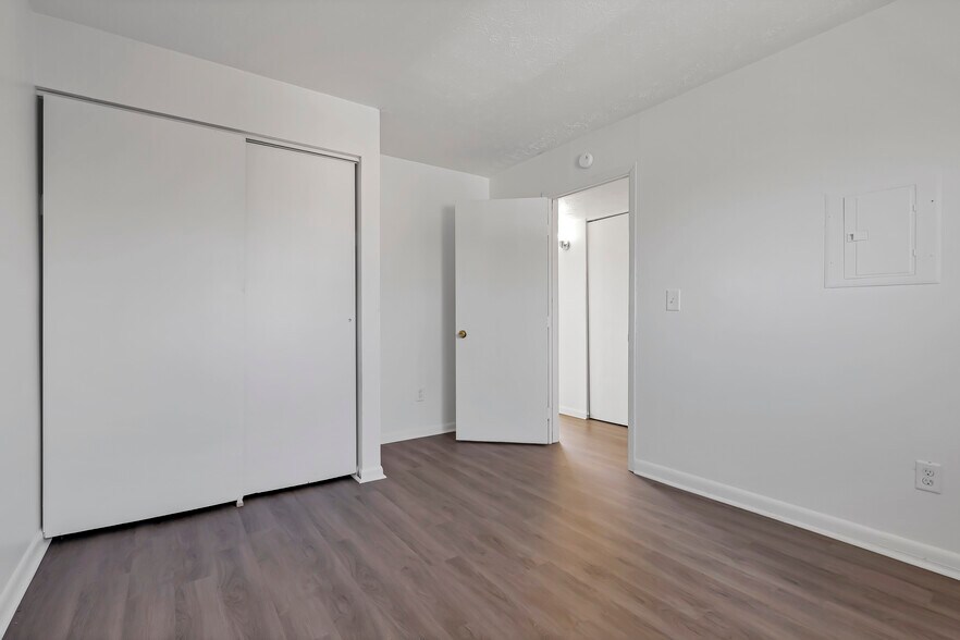 More Photos Of 1928 Agler Rd, Columbus Apartments For Sale
