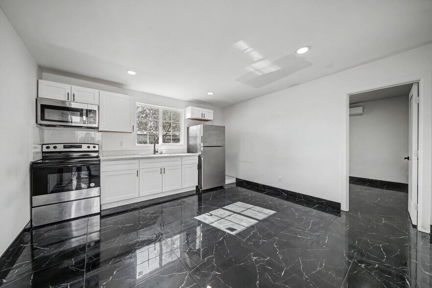 More Photos Of 4028 S 15th St, Phoenix Multifamily For Sale