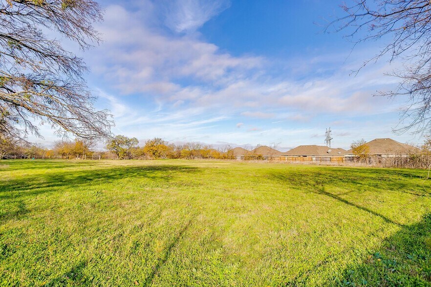 More Photos Of 1101 E Main St, Crowley Land For Sale