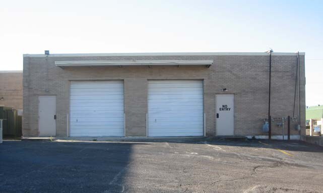 More Photos Of 1910 Pendleton Dr, Garland Flex For Lease