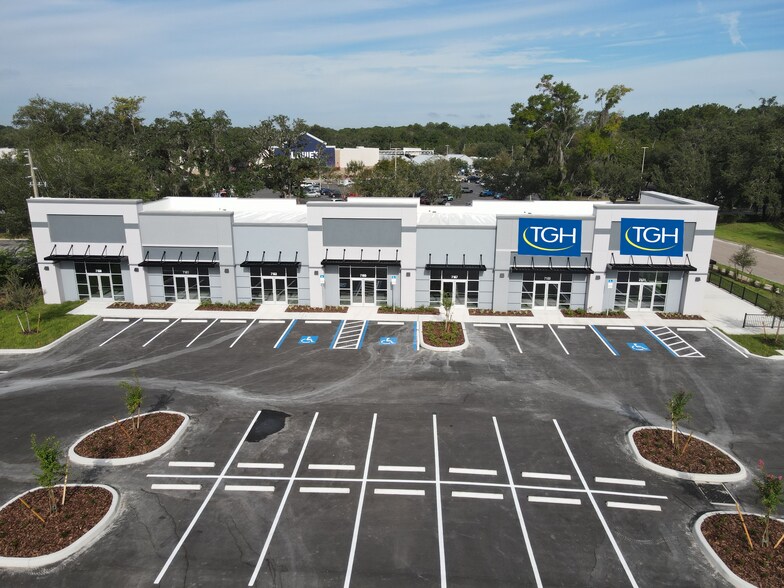 More Photos Of 7159-7171 Broad St, Brooksville Storefront Retail Office For Lease