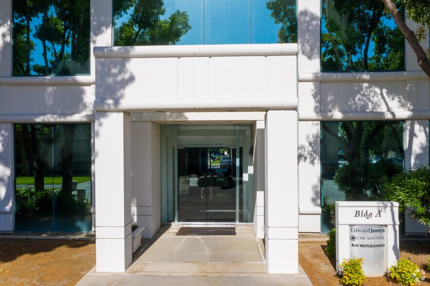 More Photos Of 1700 Standiford Ave, Modesto Office For Lease