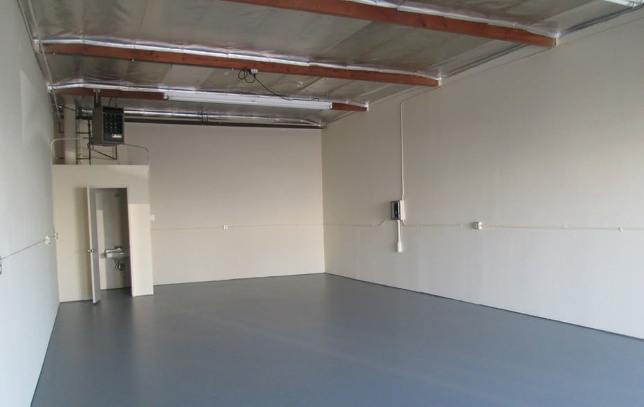 More Photos Of 7801-7811 Alabama Ave, Canoga Park Unknown For Lease