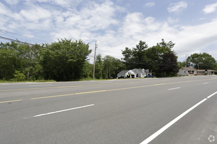 More Photos Of 132 Rockingham Rd, Londonderry Land For Lease