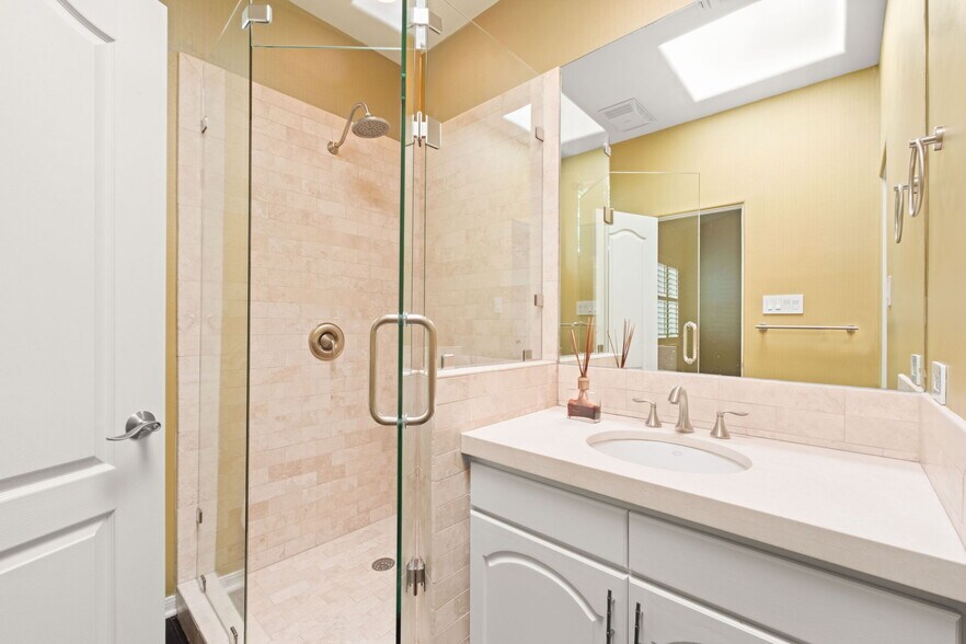 More Photos Of 131 Saint Dennis Ave, Alamo Heights Multifamily For Sale