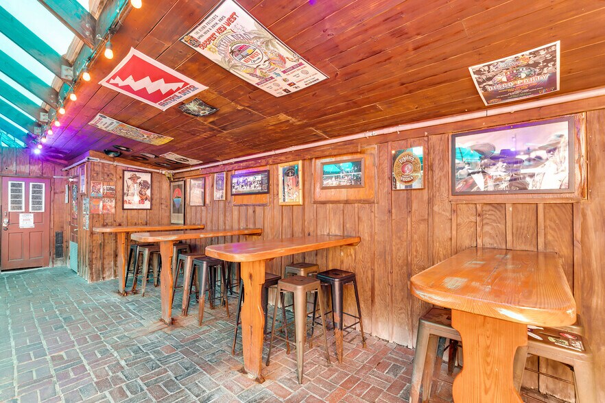 More Photos Of 4 Charles St, Key West Specialty For Lease