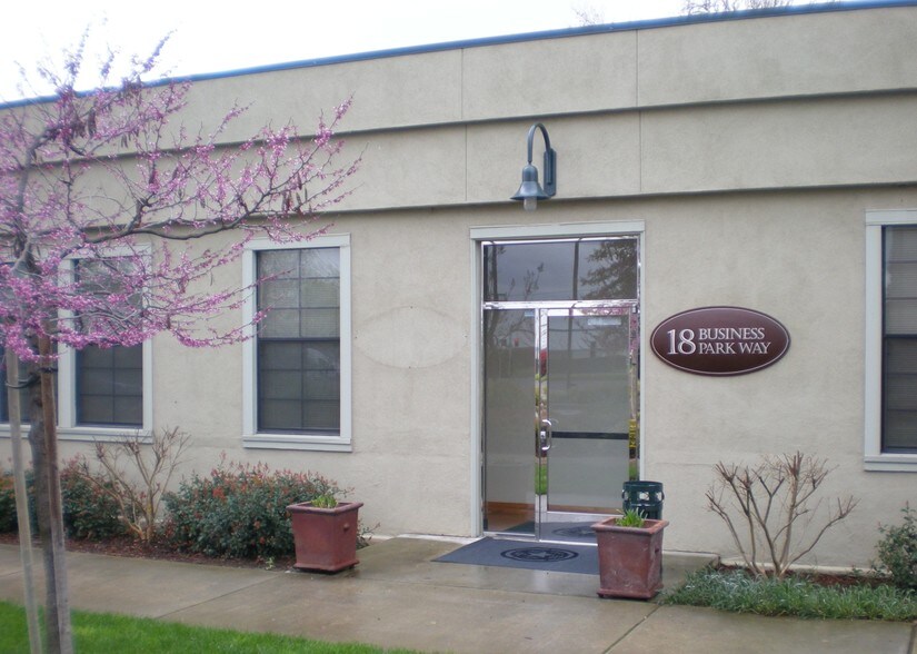More Photos Of 18 Business Park Way, Sacramento Office For Lease