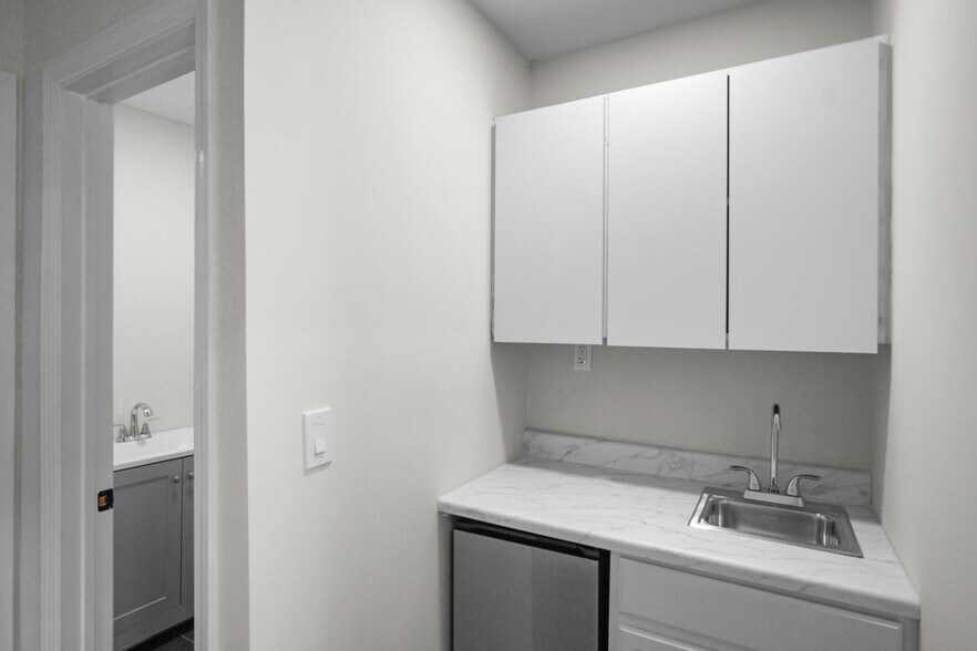 More Photos Of 55 Old Turnpike Rd, Nanuet Office For Lease