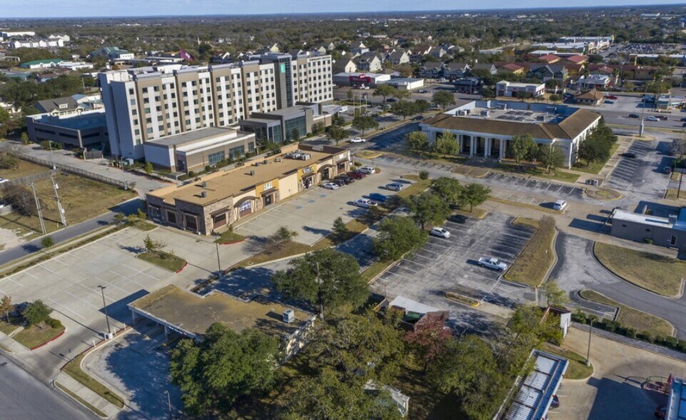 More Photos Of 111 University Dr E, College Station Office For Lease