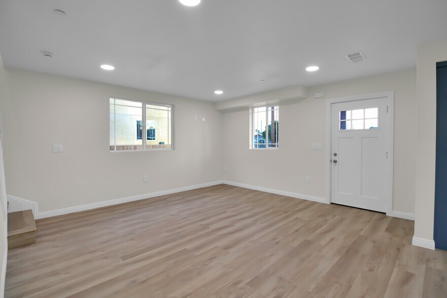 More Photos Of 815 G St, Wilmington Apartments For Sale