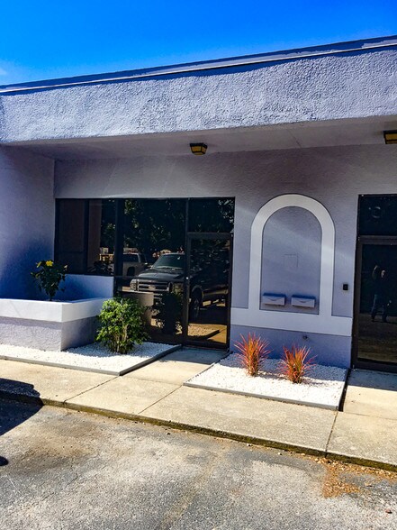 More Photos Of 3135 39th Ave N, Saint Petersburg Light Manufacturing For Lease