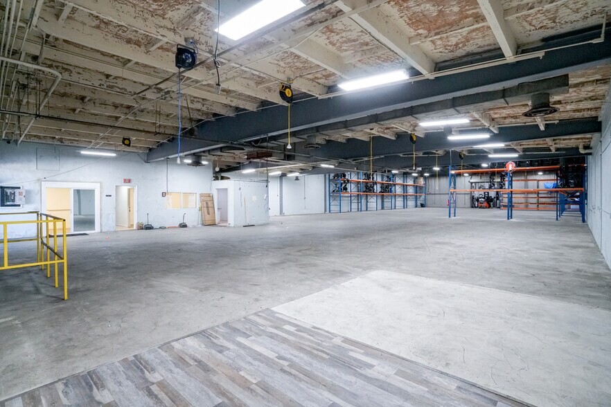 More Photos Of 13501 S Main St, Los Angeles Warehouse For Lease