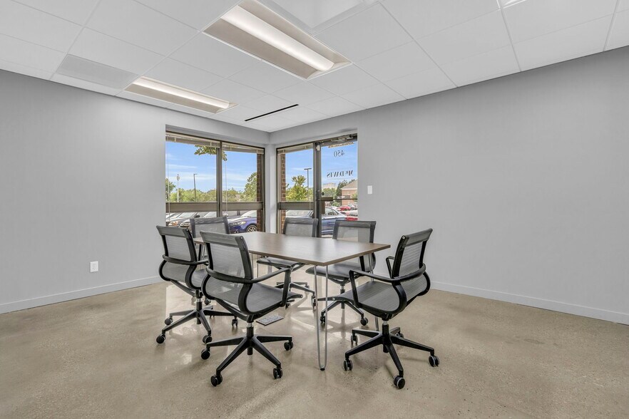 More Photos Of 10580 Barkley St, Overland Park Medical For Sale