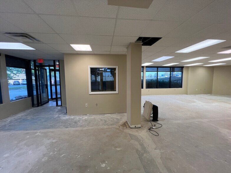More Photos Of 510-512 NW Mock Ave, Blue Springs Medical For Lease
