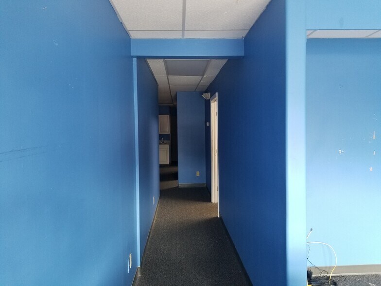 More Photos Of 3690 E Bay Dr, Largo General Retail For Lease