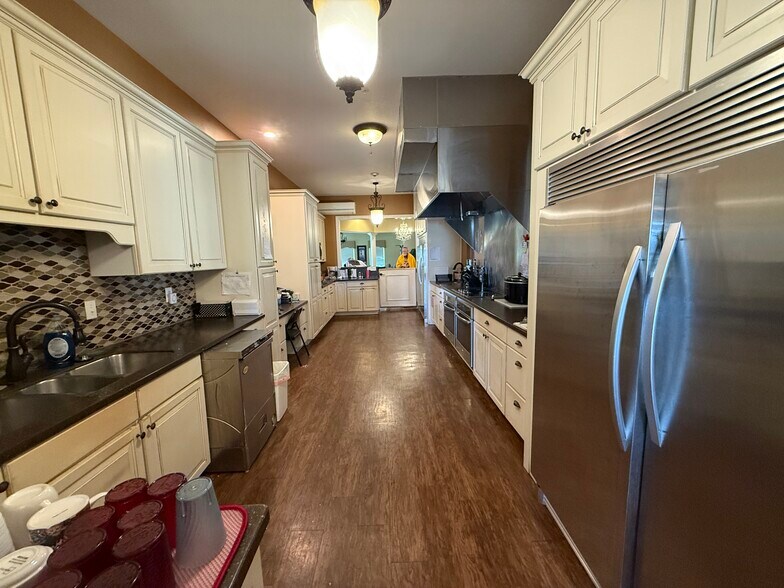 More Photos Of 15+/- Bed Memory Care Illinois Near Peoria, Elmwood Assisted Living For Sale