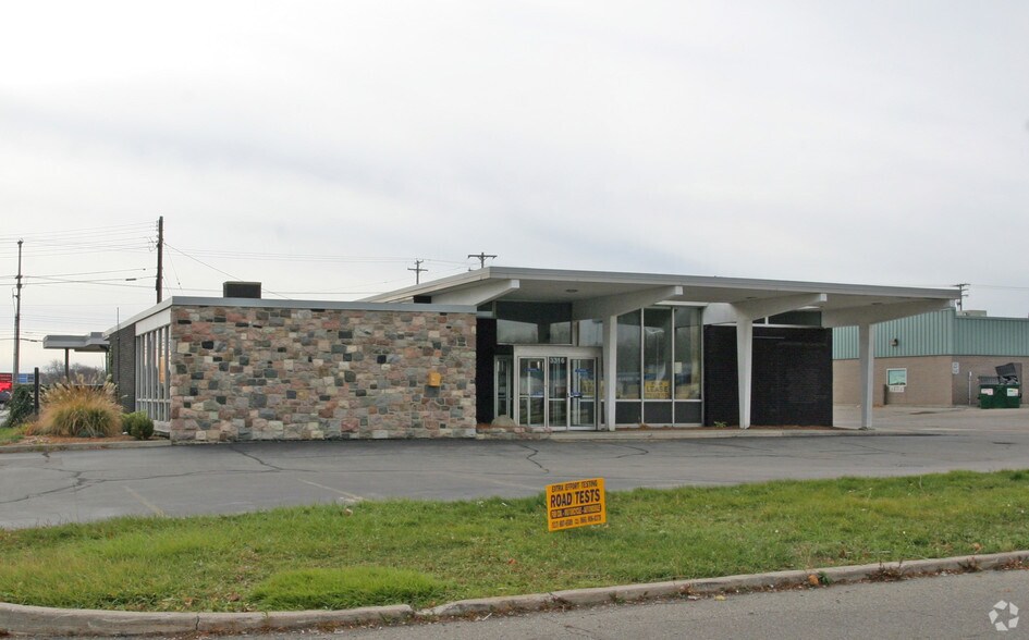 More Photos Of 3316 S Martin Luther King Jr Blvd, Lansing Bank For Lease