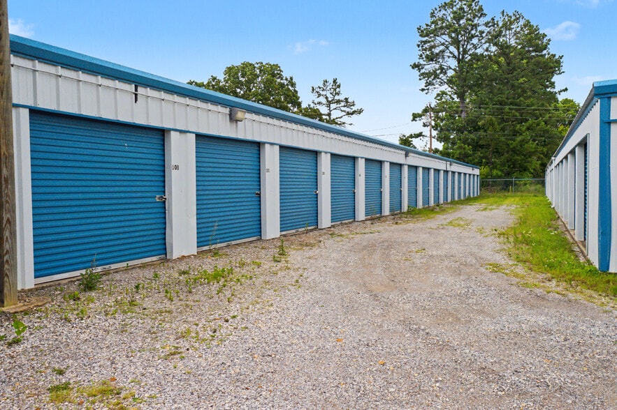 More Photos Of 105 Progress Center Plz, Centerville Self Storage For Sale