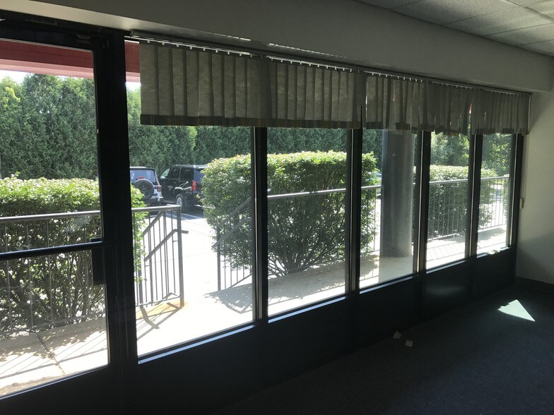 More Photos Of 280-284 Quarry Rd, Milford Light Distribution For Lease