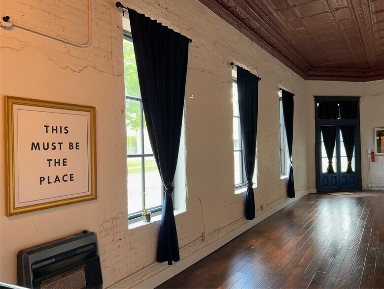 More Photos Of 201 W Main St, Cumby Office For Sale