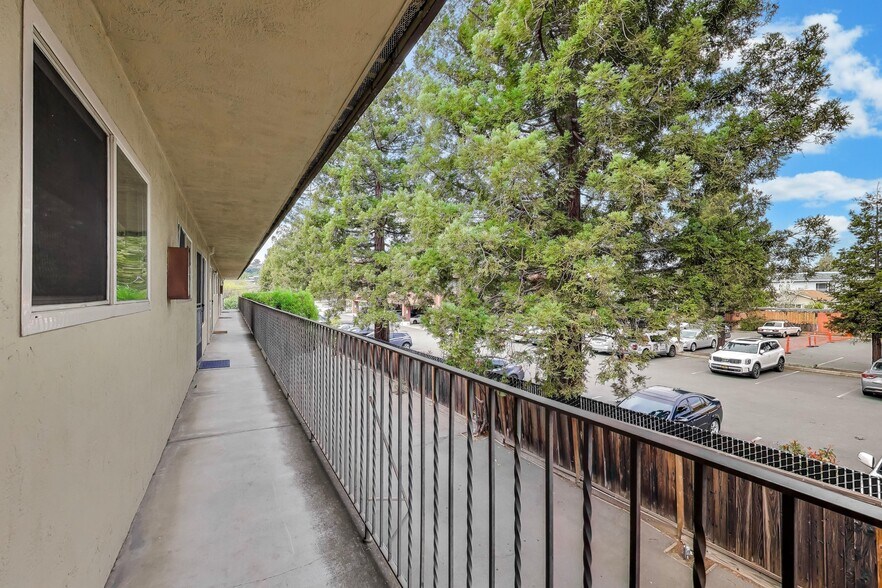 More Photos Of 20317 Wisteria St, Castro Valley Apartments For Sale