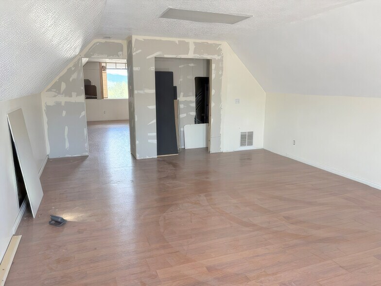More Photos Of 970 S 200 W, Mount Pleasant Restaurant For Sale