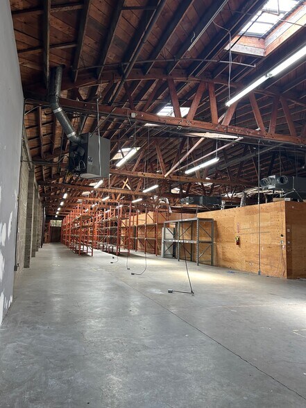 More Photos Of 3571 Hayden Ave, Culver City Warehouse For Lease