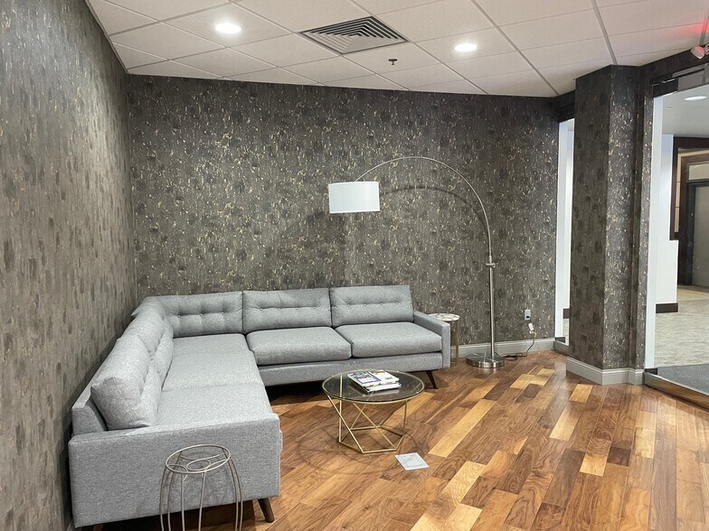 More Photos Of 130 S Main St, South Bend Office For Lease