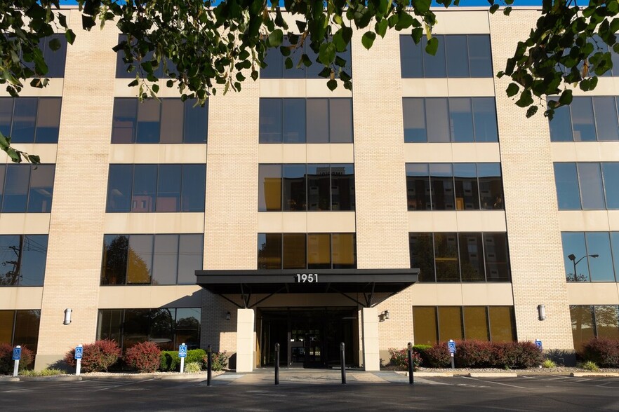 More Photos Of 1941 Bishop Ln, Louisville Unknown For Lease