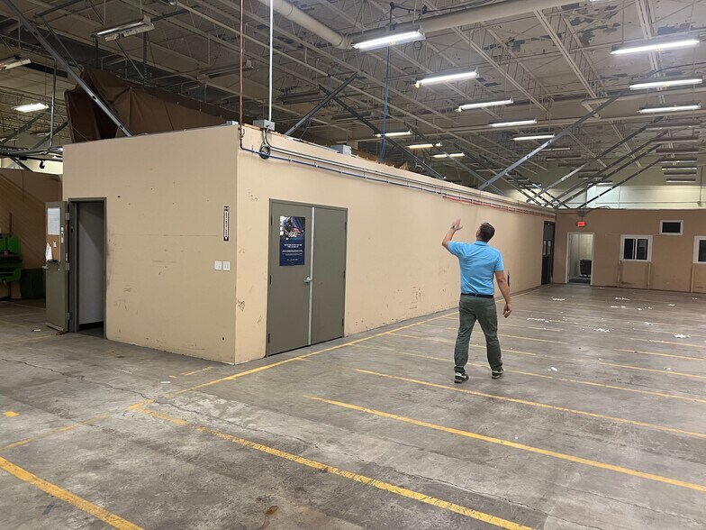 More Photos Of 111 Winnebago St, Saint Louis Warehouse For Lease