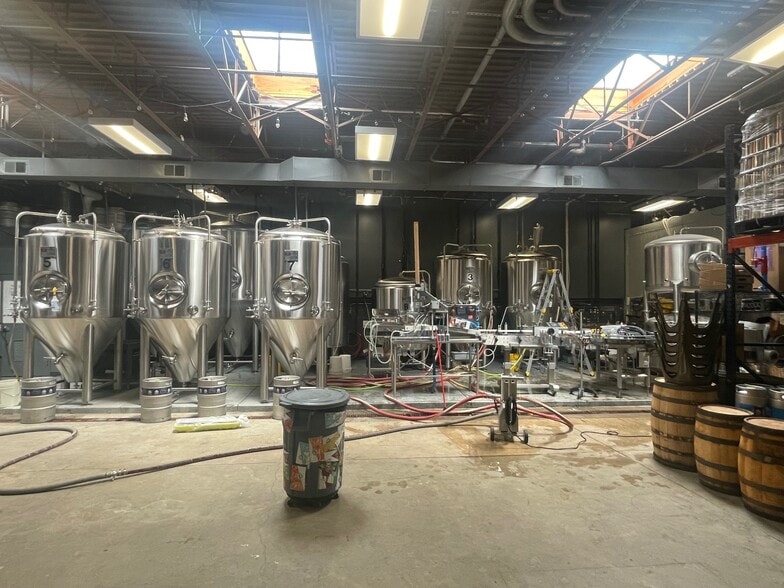 More Photos Of 8216 Georgia Ave, Silver Spring Storefront For Sale