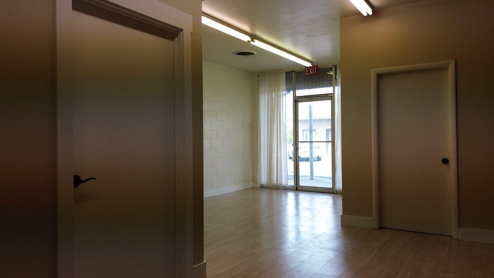 More Photos Of 2358-2368 Lincoln St, Oroville Office For Lease