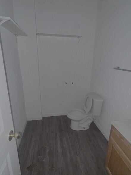 More Photos Of 5030-5034 W North Ave, Chicago Apartments For Lease