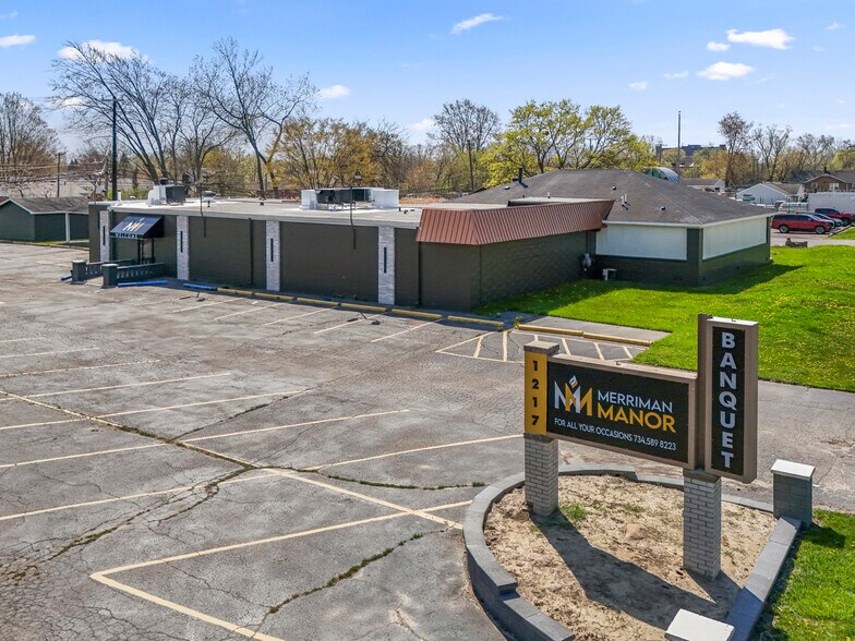 Primary Photo Of 1217 S Merriman Rd, Westland Lodge Meeting Hall For Sale