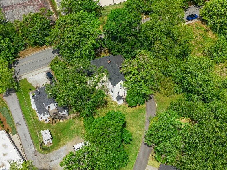 More Photos Of 526 Fleming St, Hendersonville Apartments For Sale