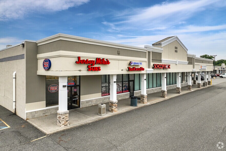 More Photos Of 1055 Hamburg Tpke, Wayne Unknown For Lease