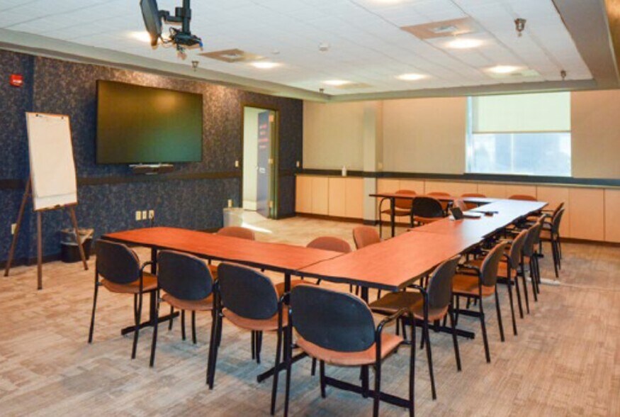 More Photos Of 26 N Cedar St, Lititz Medical For Lease