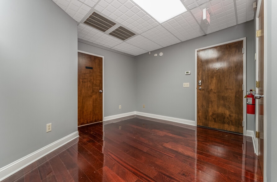 More Photos Of 490 Schooleys Mountain Rd, Hackettstown Medical For Sale