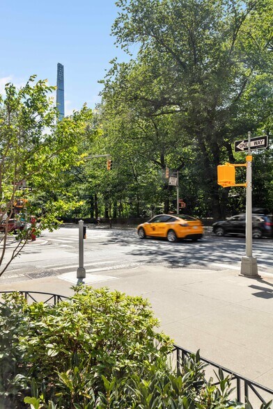 More Photos Of 870 5th Ave, New York Apartments For Sale