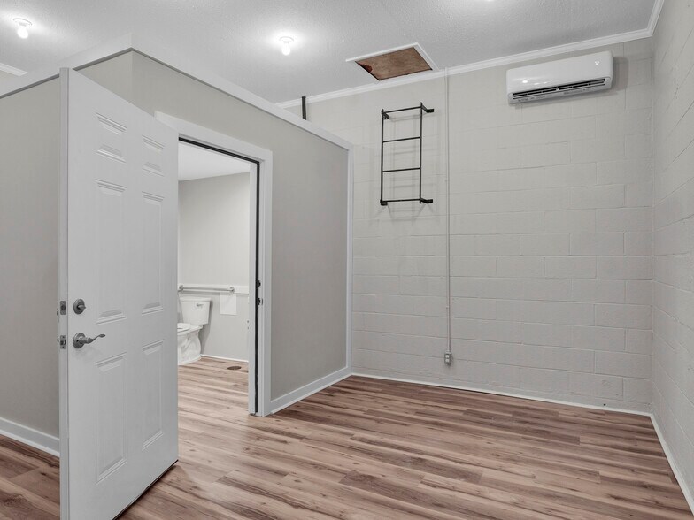 More Photos Of 4620 Potter Rd, Stallings Office For Sale